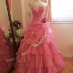 クラシカルなピンク色のカラードレス！入荷致しました！
